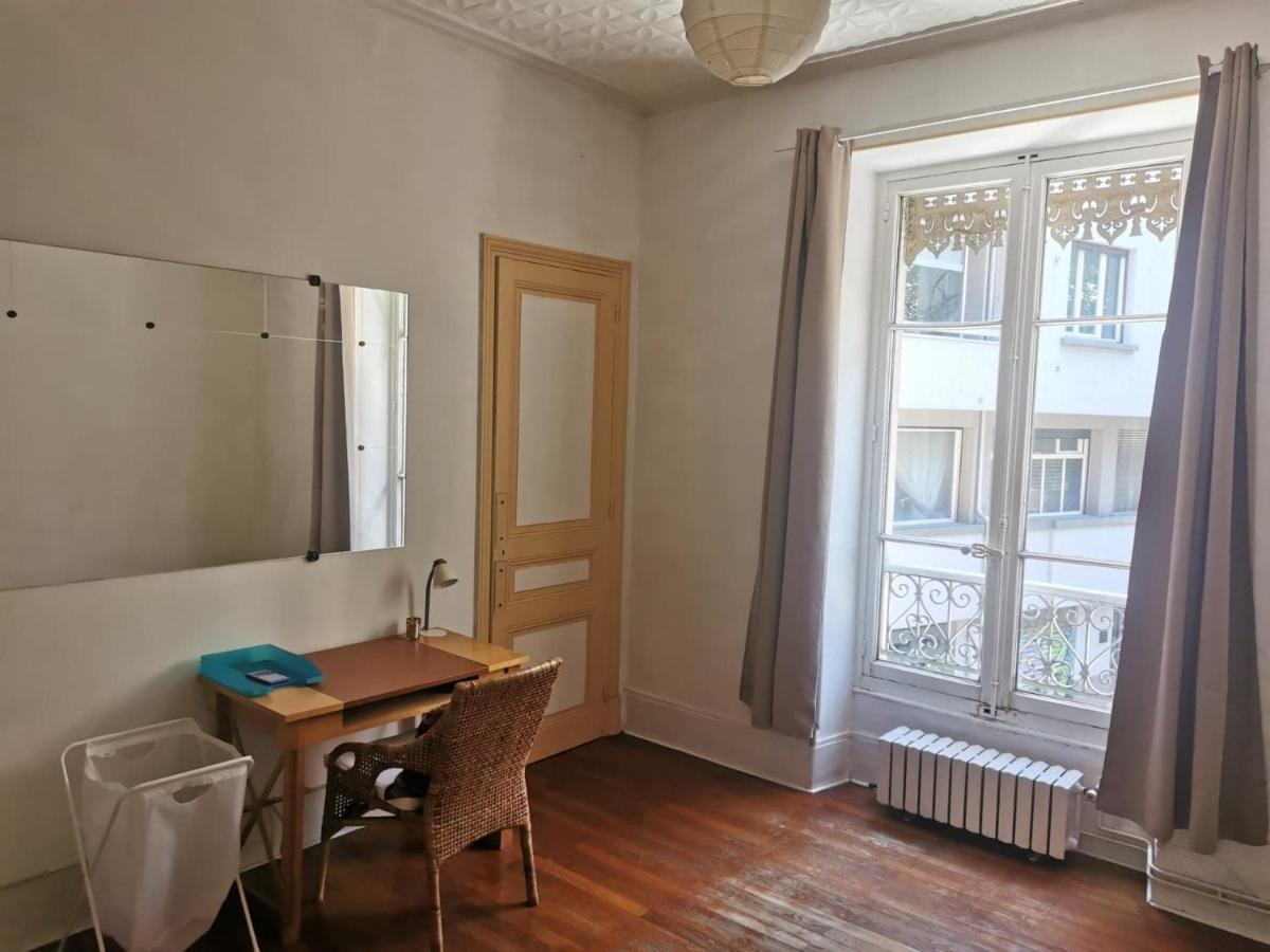 Bel appartement charme ancien dans quartier animé Grenoble Esterno foto