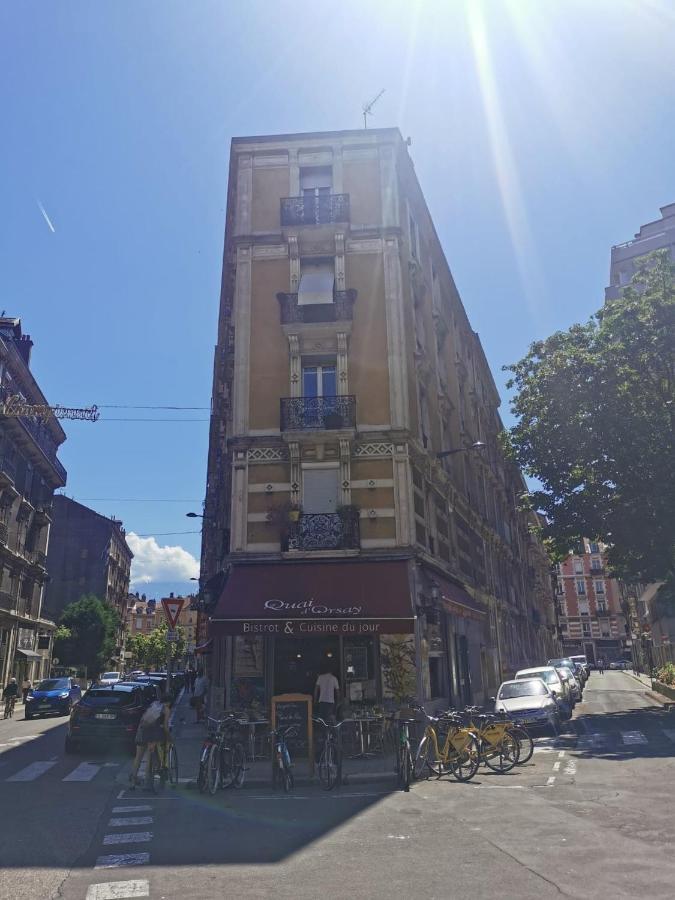 Bel appartement charme ancien dans quartier animé Grenoble Esterno foto